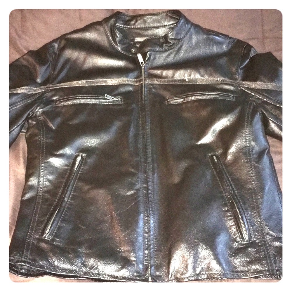 Used - Like new ~ Wilson’s Biker Leather jacket!